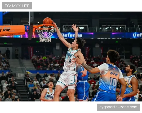 杨瀚森无球策应提升内线效率，改变球队进攻结构